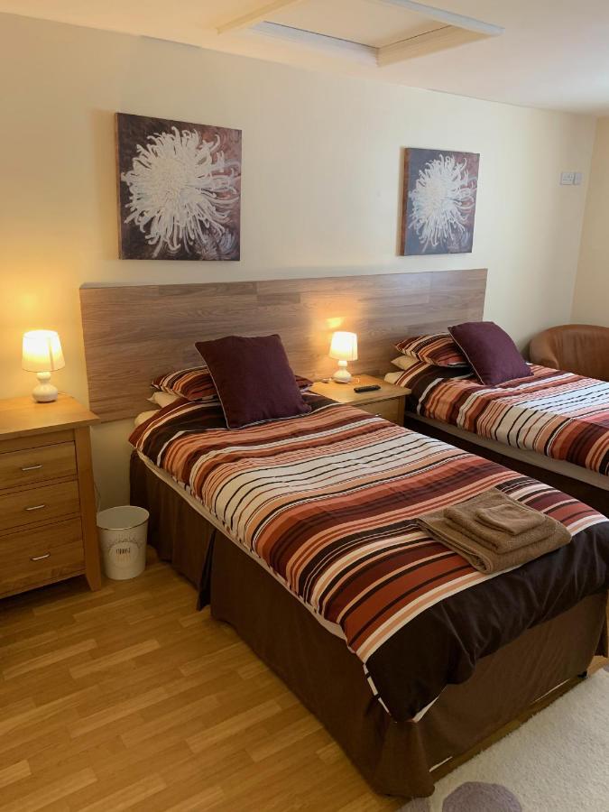 Bedrock Lodge Winterbourne Exterior foto