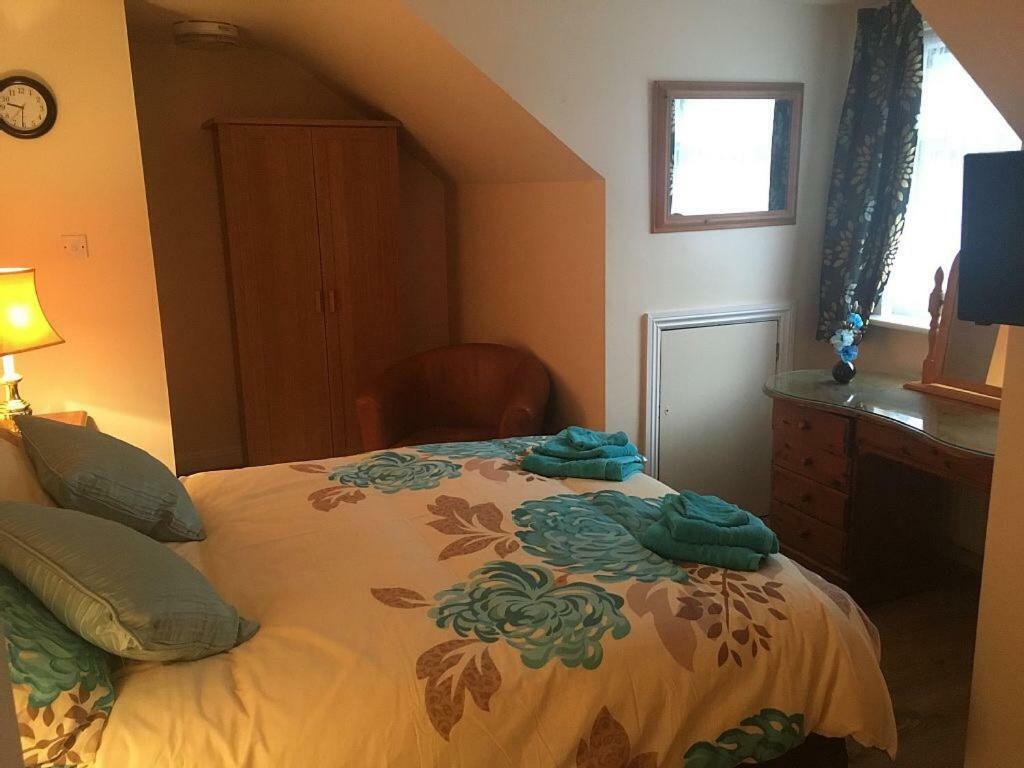Bedrock Lodge Winterbourne Exterior foto